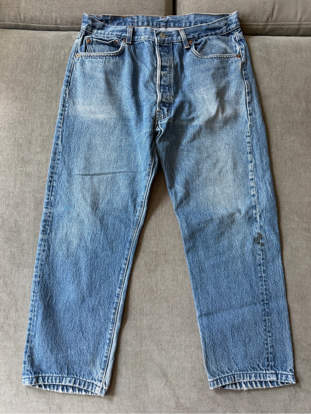 Vintage Levis 501 Selvedge Jeans Medium Wash Blue Denim Straight Leg 28